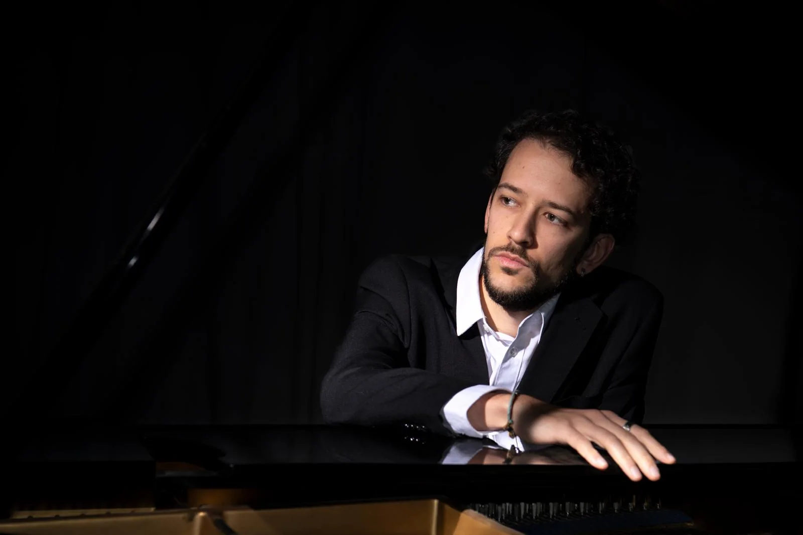 Nicola Elias Rigato al pianoforte